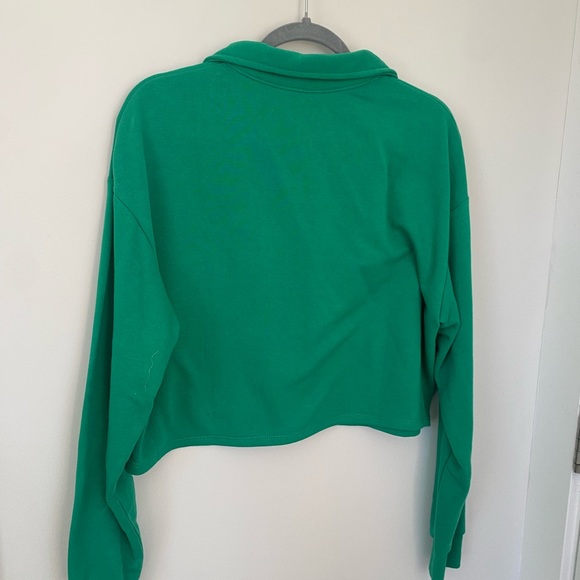 Bright green cropped collared top - Picture 2 of 4